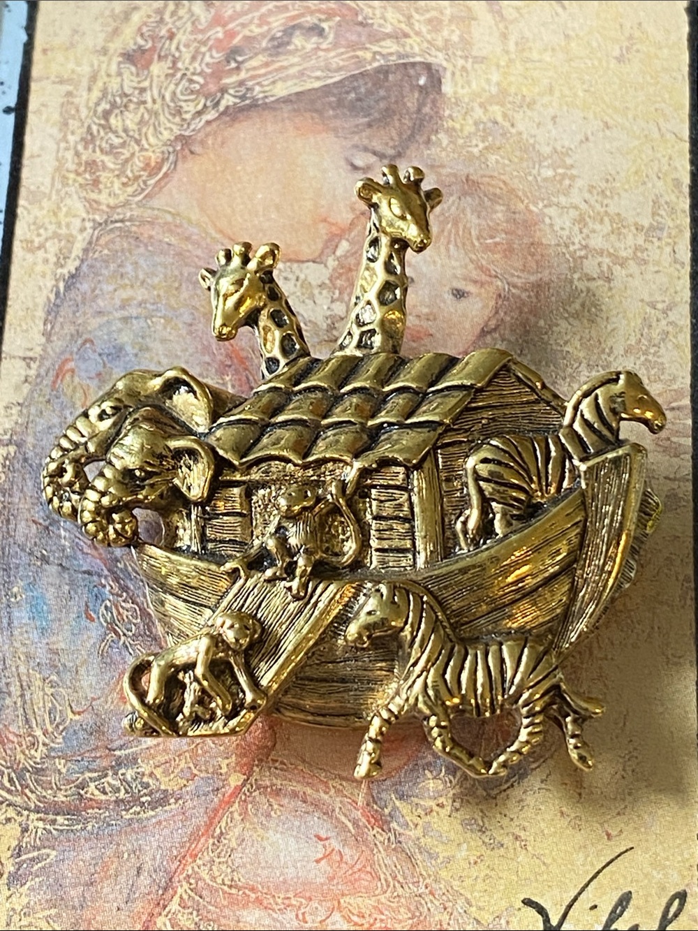 NEW VINTAGE WITHOUT TAGS=Vintage Noah’s Ark Gold Toned Brooch
